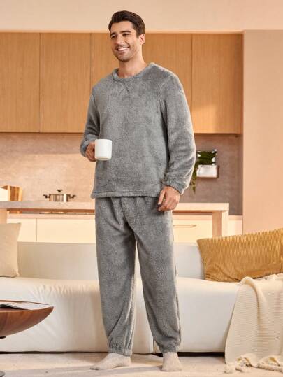 Manfinity Underwear&Sleepwear Basics طقم ملابس علوية وبنطلون من الفليس ذو لون أحادي، أكمام طويلة، ملابس خريف/شتاء، بيجاما ناعمة، مريحة