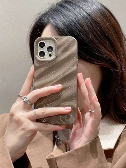 حافظة هاتف ناعمة ذات تصميم موجي ثلاثي الأبعاد بطراز بسيط، متوافقة مع أجهزة iPhone 16 Pro Max/16/16 Pro/16 Plus/15/15 Pro Max/15 Pro/11/12/13/14 Pro Max/11 Pro/11 Pro Max/12 Pro/12 Pro Max/13 Pro/13 Pro Max/14 Pro/14 Pro Max، أنيقة وإبداعية