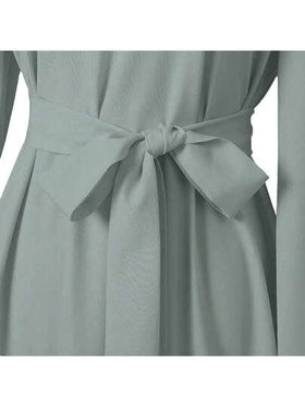 عباءة نسائية أنيقة طويلة الأكمام مع حزام، ذات لون أحادي بياقة مستديرة، محتشمة