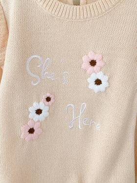 SHEIN مجموعة جمبسوت قفز للأطفال الرضع مع تطريز زهري 2 قطعة، جمبسوت قفز طويلة الأكمام + طقم قبعة