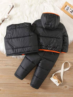 SHEIN 3قطع/طقم للأطفال الصغار البنين/البنات، مقاوم للحرارة مزود بغطاء للرأس مع جاكيت صدرية وبنطلون سميك، طقم من الطبقات الأساسية الدافئة للشتاء، مناسب للخارج والتزلج في الخريف والشتاء