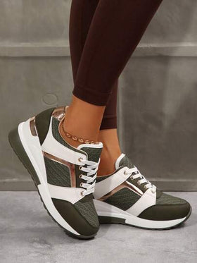 أحذية رياضية للنساء بتصميم ألوان متناسقة وأربطة، خفيفة الوزن للاستخدام اليومي والخارجي، بتصميم بسيط وأنيق على منصة مرتفعة. يرجى ملاحظة أن هذه الأحذية تأتي بمقاسات صغيرة، تحقق من جدول المقاسات بعناية.