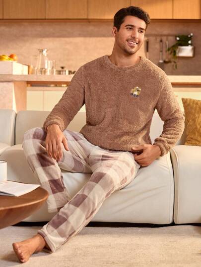 Manfinity Underwear&Sleepwear Basics طقم ملابس منزلية مريحة للرجال مكون من 2 قطعة، ملابس علوية بياقة طاقم وأكمام طويلة وبنطلون طويل، لون أحادي، مناسب للخريف والشتاء