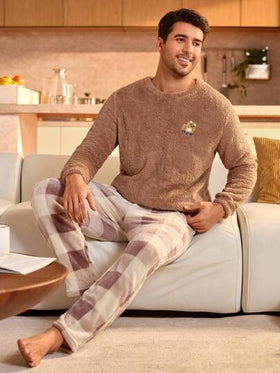 Manfinity Underwear&Sleepwear Basics طقم ملابس منزلية مريحة للرجال مكون من 2 قطعة، ملابس علوية بياقة طاقم وأكمام طويلة وبنطلون طويل، لون أحادي، مناسب للخريف والشتاء