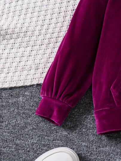 SHEIN Elladie kids طقم ملابس رياضية مريحة للفتاة الصغيرة بكنزة مزودة بقبعة والتي لها أكمام طويلة 2 قطعة، خريفي
