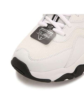 Skechers حذاء رجالي ذو نعل سميك لزيادة الطول من الجيل الثالث من أحذية الباندا، حذاء رياضي خفيف الوزن، حذاء كاجوال 237152-WHT
