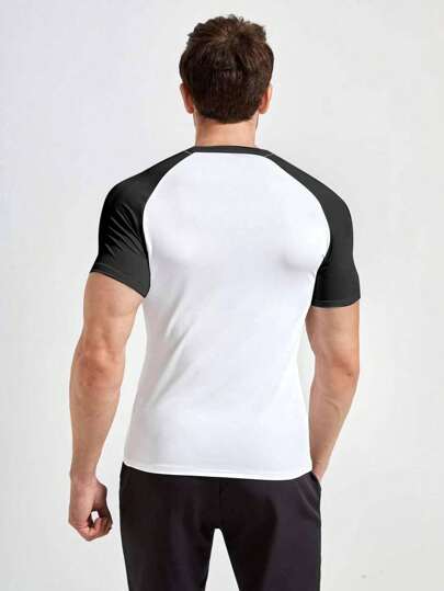 Manfinity Sport PWRUP قمصان رياضة ضاغطة بأكمام قصيرة مريحة بطراز الحبيب للرجال، قمصان بطباعة عبارة 