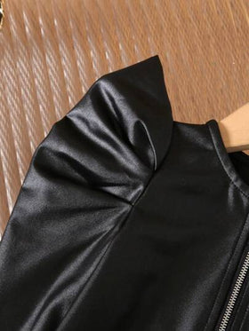SHEIN طقم جاكيت وشورت مصنوع من جلد البو أسود للفتيات الصغيرات بأكمام غيغوت، 2 قطعة, خريف وشتاء