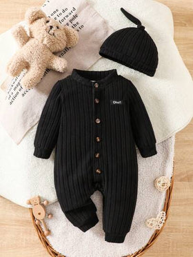 SHEIN جمبسوت قطعة واحدة من القطيفة ذات لون أحادي للأولاد الرضع، طراز كاجوال ناعم ومريح مناسب للخروجات في فصلي الخريف والشتاء، اللعب في الهواء الطلق، العطلات، الحياة اليومية، السفر، تأتي مع قبعة