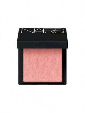 Nars أيقوني أحمر الخدود، تم إعادة تصوره الآن بصيغة محسّنة تدوم لمدة تصل إلى 16 ساعة، تتميز بأداء لون حقيقي بشعور مريح وخفيف الوزن.