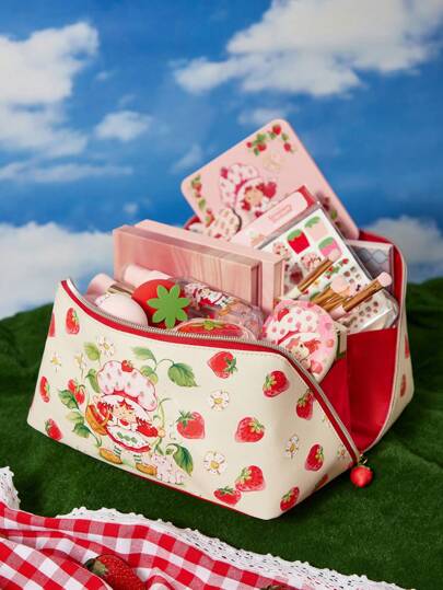 Strawberry Shortcake X  حقيبة مستحضرات تجميل مطبوعة برسم فراولة كرتوني لطيف، سعة كبيرة