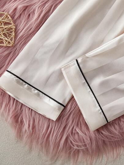 SHEIN Genkimix Kids طقم فتاة صغيرة كاردجان أكمام طويلة مخطط باللون الرغوي ،وسروال منزلي ، قطعتان