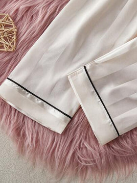 SHEIN Genkimix Kids طقم فتاة صغيرة كاردجان أكمام طويلة مخطط باللون الرغوي ،وسروال منزلي ، قطعتان