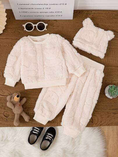 SHEIN Vintaside Kids مجموعة مكونة من 3 قطع لأطفال الرضع البنين والبنات من الجنسين تشمل: بلوزة كنزة بشعار الدب ثلاثي الأبعاد، بنطلون كنزة مطري ، قبعة بأذنين ثلاثية الأبعاد. مجموعة جميلة ودافئة مناسبة لارتداء الأطفال في الطقس البارد للخروج أو الاستعمال اليو