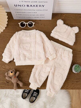 SHEIN Vintaside Kids مجموعة مكونة من 3 قطع لأطفال الرضع البنين والبنات من الجنسين تشمل: بلوزة كنزة بشعار الدب ثلاثي الأبعاد، بنطلون كنزة مطري ، قبعة بأذنين ثلاثية الأبعاد. مجموعة جميلة ودافئة مناسبة لارتداء الأطفال في الطقس البارد للخروج أو الاستعمال اليو