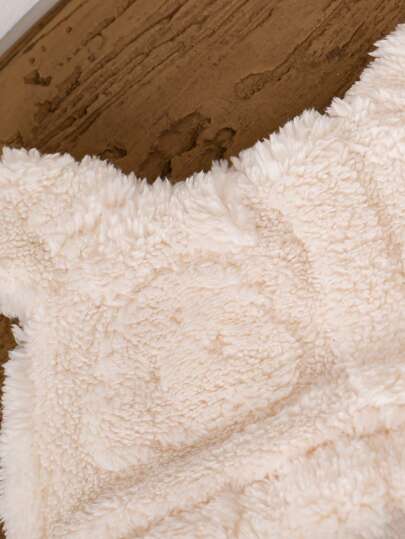 SHEIN Vintaside Kids مجموعة مكونة من 3 قطع لأطفال الرضع البنين والبنات من الجنسين تشمل: بلوزة كنزة بشعار الدب ثلاثي الأبعاد، بنطلون كنزة مطري ، قبعة بأذنين ثلاثية الأبعاد. مجموعة جميلة ودافئة مناسبة لارتداء الأطفال في الطقس البارد للخروج أو الاستعمال اليو