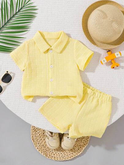 SHEIN Vintaside Kids طقم بنطلون وقميص ذو ملمس للأطفال الصغار الأولاد، طقم ملابس عصري 2 قطعة