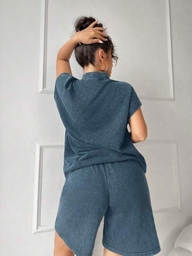 SHEIN SXY طقم من قطعتين: تي شيرت تي شيرت أكتاف متساقطة بياقة إبوقة من الكتان المبلى وشورت برمودا واسع الساق، إطلالة صيفية عادية