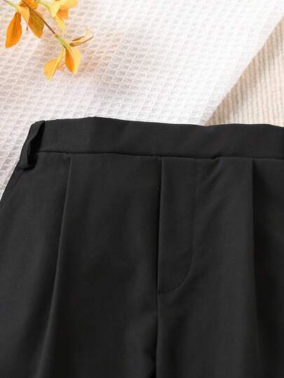 SHEIN بنطلون مناسب لارتداء الفتى لسن صغير بتصميم كاجوال واسع بجيوب جانبية منزلقة، بسيط وأنيق قطعة واحدة