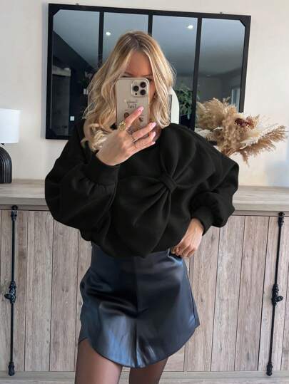Frenchy بلوزة رياضية نسائية بلا حواف ذات ياقة دائرية واسعة مزينة بالفيونكة، موحد اللون، طبيعي وكاجوال، موسم خريف/شتاء