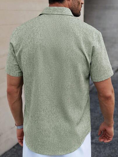 Manfinity CasualCool قميص صيفي كم قصير للرجال من Manfinity، لون مخطط بسيط بياقة غير مطوية ، صالح للارتداء اليومي أثناء التنقل وللخروج