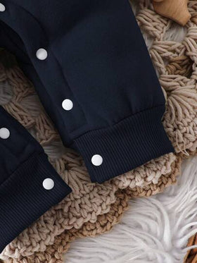 SHEIN جمبسوت كاجوال للأطفال الرضع مطبوع بها طبعات ديناصور، مناسبة لفصل الخريف