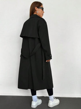 SHEIN EZwear معطف طويل من قماش منسوج بلون واحد مع حزام وأزرار أمامية للنساء في فصلي الخريف والشتاء
