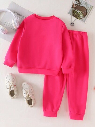 SHEIN قطعتان من رياضي الفتاة الصغيرة بأسلوب بسيط - بلوزة رياضية بأكمام طويلة مرفوعة الرقبة فضفاضة مطبوعة بحرف، وبنطال رياضي ذو خصر مطاطي بلون واحد مبطن للخريف/الشتاء