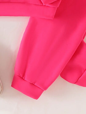 SHEIN قطعتان من رياضي الفتاة الصغيرة بأسلوب بسيط - بلوزة رياضية بأكمام طويلة مرفوعة الرقبة فضفاضة مطبوعة بحرف، وبنطال رياضي ذو خصر مطاطي بلون واحد مبطن للخريف/الشتاء