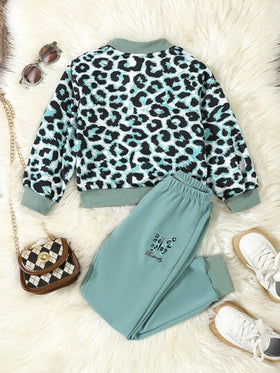 SHEIN Elladie kids طقم كاجوال مكون من 3 قطع من جاكيت بيسبول طباعة فهد للفتاة الصغيرة، وبلوزة طباعة فراشة وبنطلون رياضي في الربيع والخريف