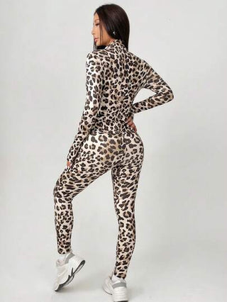 SHEIN PETITE بذلة رياضية قطعتين مطبوعة بنمط النمر، جاكيت محزمة وسروال ضيق