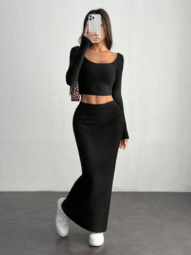 SHEIN PETITE تنورة سوداء ضيقة تصل إلى الركبة للنساء