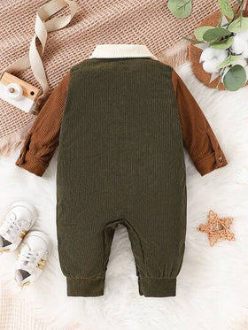 SHEIN جمبسوت قطع من القطيفة وردية طويلة الأكمام للأطفال الذكور، مع تصميم كتلة اللون وجيب ، مناسبة للارتداء في الخارج في فصل الخريف والشتاء أو في الحياة اليومية