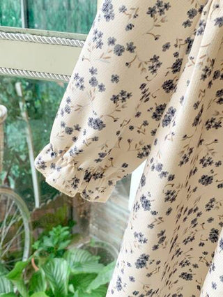 فستان أطفال Blossori فستان شبكي أنيق بتصميم فرنسي أناقة فتيات صغيرات باللون الخاكي مع ازهار صغيرة مع كشكش في الأسفل، الخريف / الشتاء
