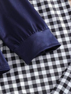 SHEIN مجموعة بيجاما للرجال مكونة من 2 قطعة: لباس علوي بأكمام طويلة ذات طبعة دب ورسائل سوداء، وبنطال مربعات، ملابس منزلية
