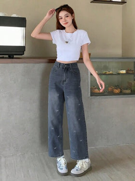 DAZY سروال جينز نسائي بأزرار أمامية وجيوب مطرزة بفيونكة وبتصميم بسيط
