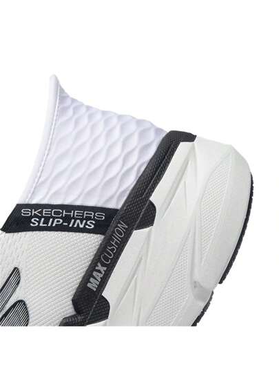 Skechers أحذية رياضية للرجال مريحة وقابلة للتنفس، أحذية خفيفة الوزن ماصة للصدمات للخارج متينة للجري، تصميم سهل الارتداء، أحذية رياضية كاجوال للتنقل اليومي [أبيض أو أسود عشوائي]