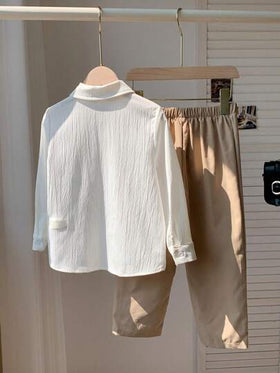SHEIN طقم بلوزة وبنطلون مريح بشعار غزال ياقة بيضاء للأولاد الصغار 2 قطعة، مناسب للمناسبات والمدرسة والتجمعات اليومية، موسم الخريف/الشتاء