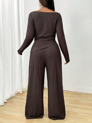 EZwear 2 قطعة طقم ملابس علوية كم طويل وبنطلون جيوب ذات نسيج بني مجعد للأحجام الكبيرة