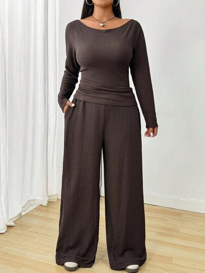 EZwear 2 قطعة طقم ملابس علوية كم طويل وبنطلون جيوب ذات نسيج بني مجعد للأحجام الكبيرة