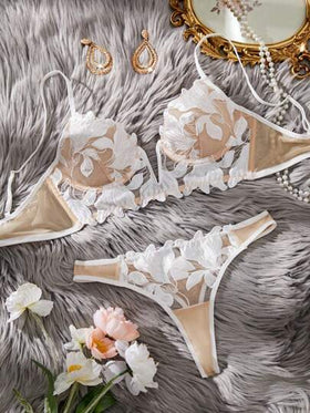 SHEIN مجموعة ملابس داخلية سكسية كلاسيكية فرنسية من قطعتين (صدرية وسروال)