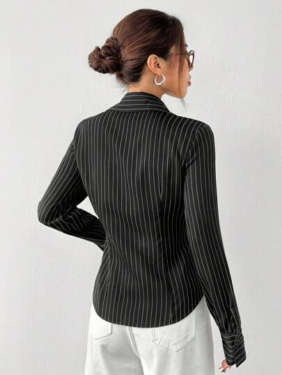 EZwear قميص قطني بأكمام طويلة مخطط باللونين الأبيض والأسود للنساء للاستخدام اليومي والتنقل في فصل الخريف