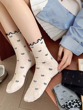 3 أزواج من جوارب النساء المزينة بالأزهار بطراز كوري بسيط وجميل بأسلوب رجعي