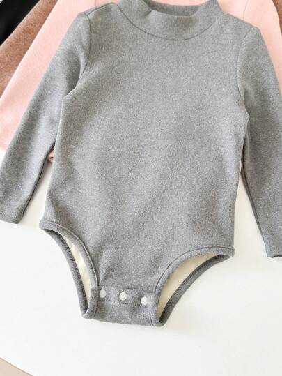 SHEIN LMoss Kids مجموعة من 4 قطع لطفلة رضيعة من LMoss، بدلة جسم كنزة صوف بياقة مرتفعة بأكمام طويلة بلون أحادي، مناسبة للخريف والشتاء
