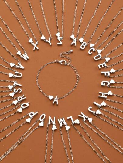 طقم مجوهرات أنيق لسيدات بتصميم أحرف وقلوب، عقد و أسورة، متوفر بالحروف المختلفة لتناسب الإطلالات اليومية وحفلات أيام الأم وعيد الحب هدية