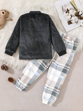 SHEIN Playful Pals طقم بيجامة طفل ولد محبوب مطبوع عليه صورة دب، أكمام طويلة وبنطال طويل، من القماش المخملي الدافئ والمريح، باللون الرمادي