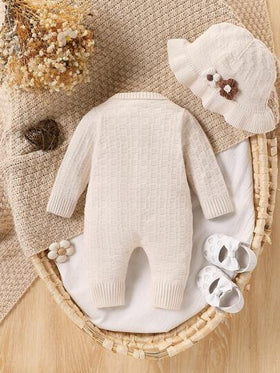 SHEIN Vintaside Kids طقم رومبير قطيفة وقبعة بتصميم زهري ثلاثي الأبعاد جذاب وعملي للبنات الرضع، ملابس شتوية