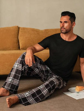 Manfinity Underwear&Sleepwear Basics بنطلون رجالي فضفاض بخصر مرن وساق مستقيمة بطبعة المربعات، للخريف والشتاء