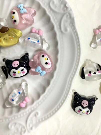 Sanrio 28 قطعة من الزخارف المصغرة للأظافر على شكل رسومات كرتونية جميلة من الراتنج، علامات الحب الرائعة للهدايا الشخصية، طقم زخارف أظافر كاواي، مستلزمات أظافر