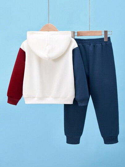 LOONEY TUNES X SHEIN مجموعة رياضية تتكون من هودي بطباعة أرقام كرتونية للأطفال الصغار وسروال رياضي بالألوان المتباينة